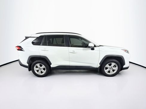 Used 2019 Toyota RAV4 XLE w/ Convenience Package FWD image 10