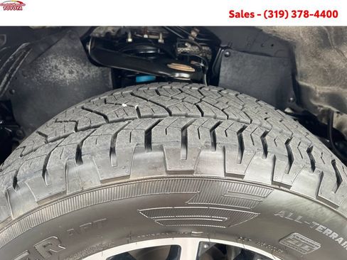 Certified 2018 Toyota Tundra SR5 w/ TRD Off Road Package AWD/4WD image 14