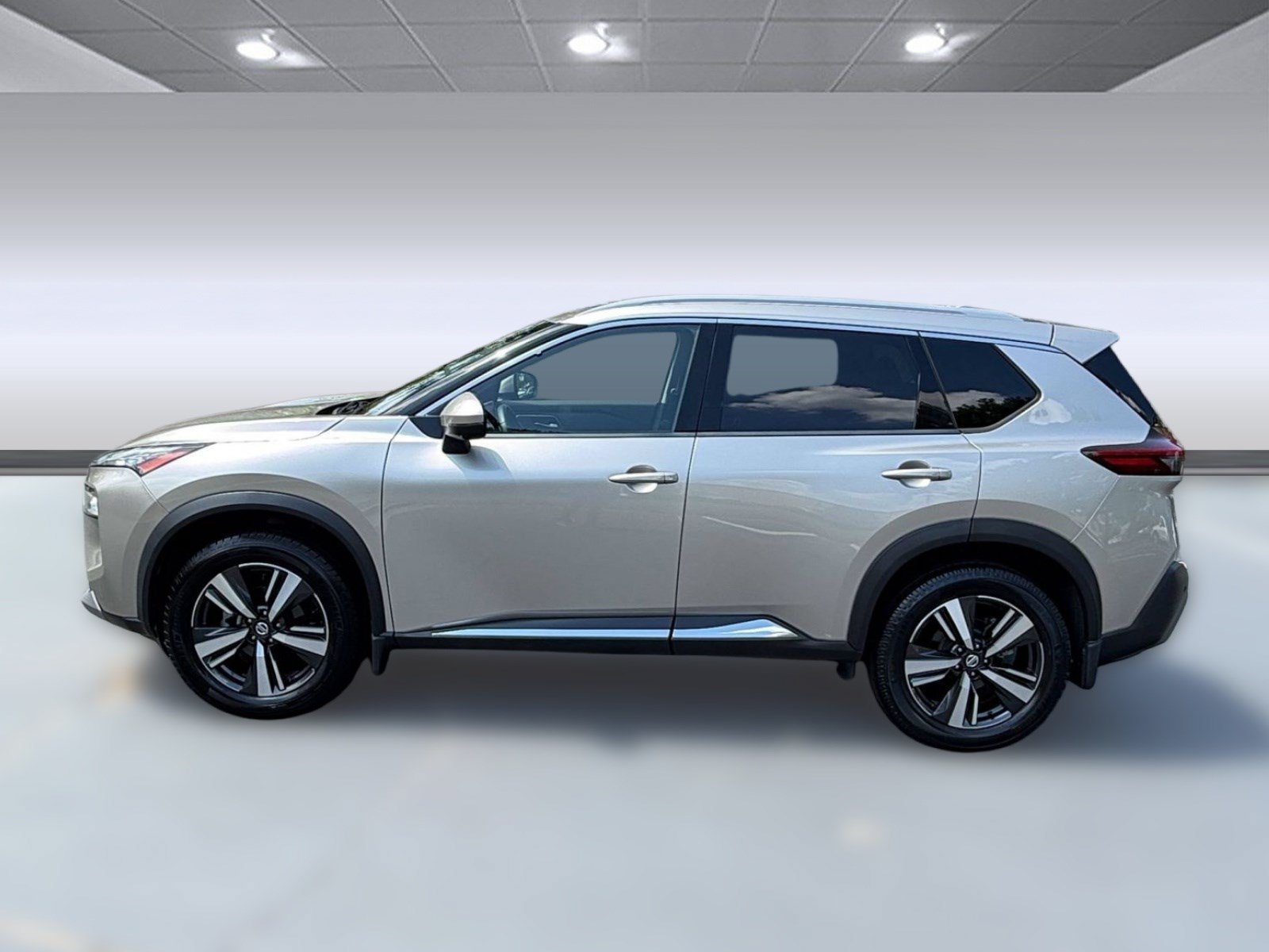 Used 2021 Nissan Rogue SL FWD image 2