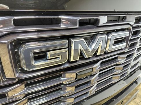 Used 2025 GMC Sierra 2500 Denali Ultimate image 25