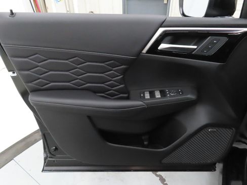 New 2026 Mitsubishi Outlander SEL FWD image 10