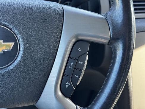 Used 2012 Chevrolet Avalanche LT image 24