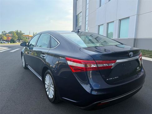 Used 2014 Toyota Avalon Limited w/ Technology Package FWD image 18