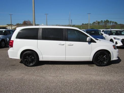 Used 2020 Dodge Grand Caravan GT image 2