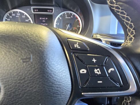 Used 2017 INFINITI QX30 Luxury w/ Cargo Package image 16