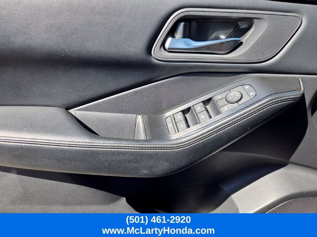 Used 2025 Nissan Rogue SV AWD/4WD image 32