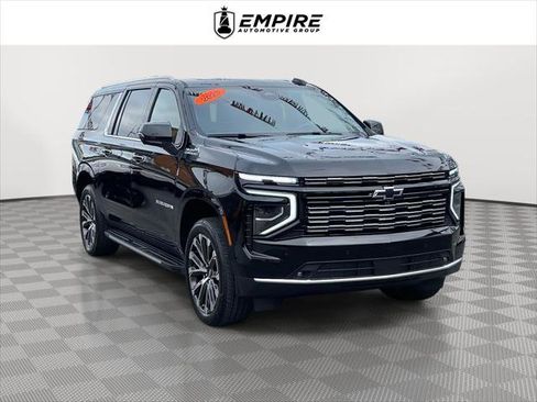 Used 2025 Chevrolet Suburban High Country w/ Sun And Tow Package image 1