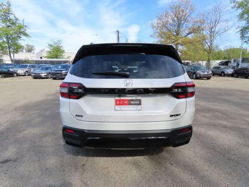 New 2026 Honda Pilot Sport image 5
