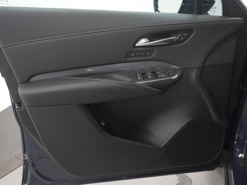 Used 2024 Cadillac XT4 Premium Luxury image 21