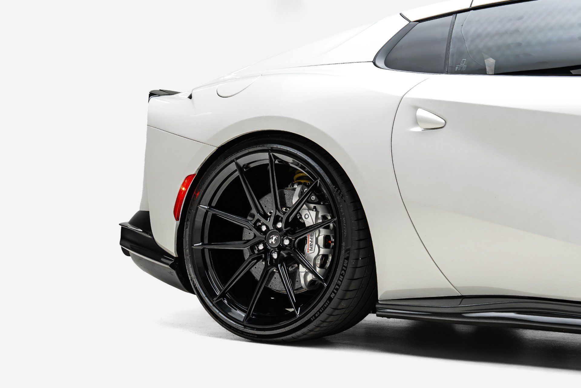Used 2022 Ferrari 812 GTS RWD image 17