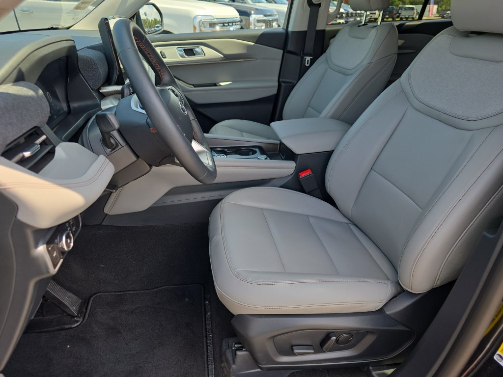 New 2026 Ford Explorer Active w/ Active Comfort Package RWD image 12