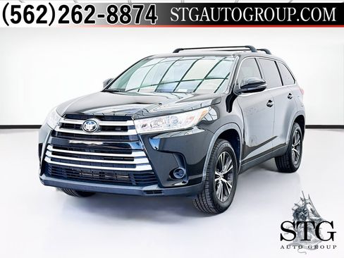 Used 2019 Toyota Highlander LE w/ Carpet Mat Package (TMS) image 1