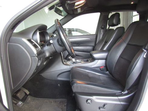 Used 2021 Jeep Grand Cherokee Laredo X AWD/4WD image 10