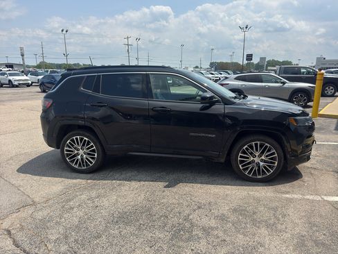 Used 2023 Jeep Compass Limited w/ Elite Group AWD/4WD image 4