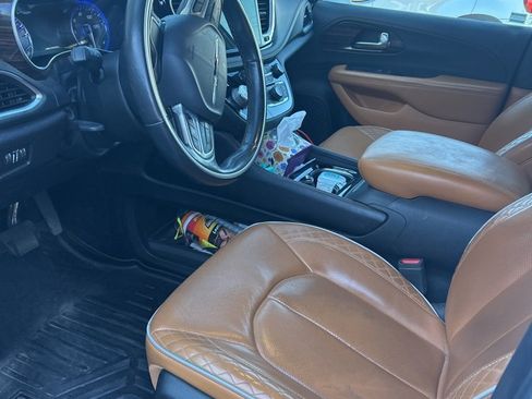 Used 2021 Chrysler Pacifica Pinnacle image 11