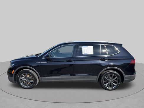 Certified 2022 Volkswagen Tiguan SE FWD image 4