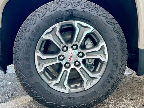 New 2026 GMC Sierra 1500 SLE image 29