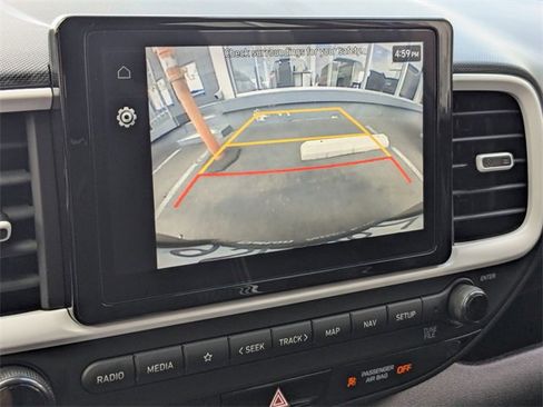 Used 2025 Hyundai Venue Limited image 19