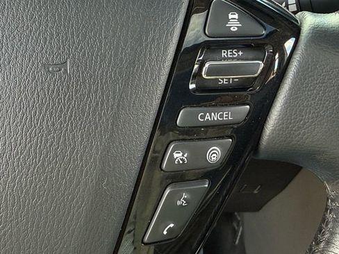 Used 2024 Nissan Armada SL image 14