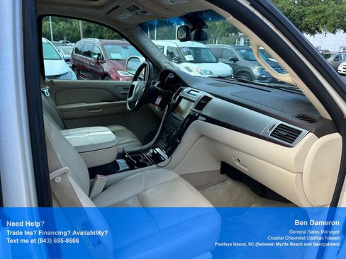 Used 2007 Cadillac Escalade AWD w/ Information Package image 12
