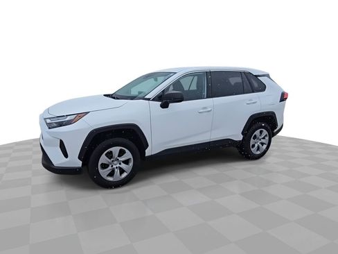 Used 2024 Toyota RAV4 LE image 4