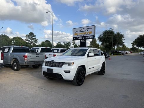 Used 2021 Jeep Grand Cherokee Laredo X RWD image 41