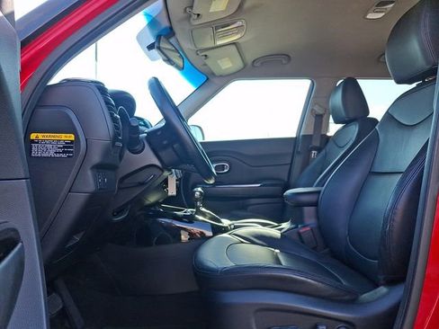 Used 2016 Kia Soul ! FWD image 13