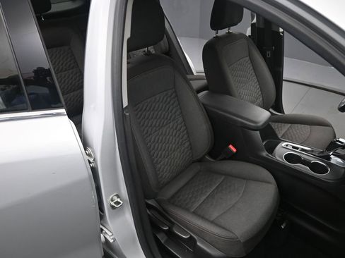 Used 2019 Chevrolet Equinox LT image 19