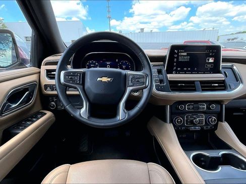 Used 2024 Chevrolet Tahoe Premier AWD/4WD image 5