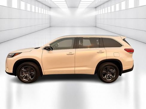 Used 2017 Toyota Highlander Limited Platinum AWD/4WD image 8