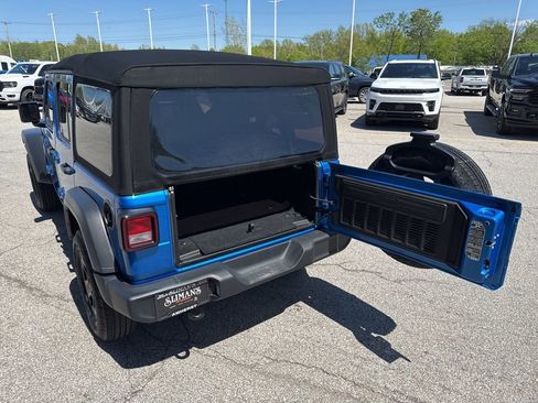 Used 2024 Jeep Wrangler Unlimited Sport AWD/4WD image 16