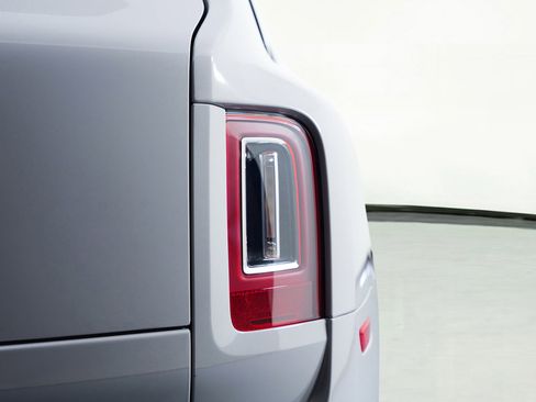 Used 2024 Rolls-Royce Cullinan Black Badge image 15