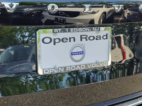 Certified 2024 Volvo XC90 B6 Ultimate w/ Protection Package Premier AWD/4WD image 30