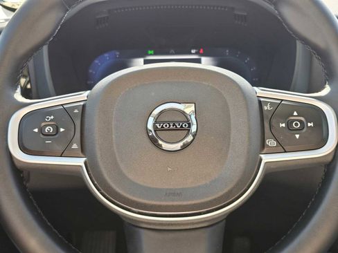 Certified 2025 Volvo XC60 B5 Core image 25