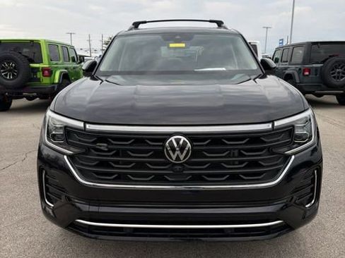 Used 2024 Volkswagen Atlas SEL Premium R-Line image 8