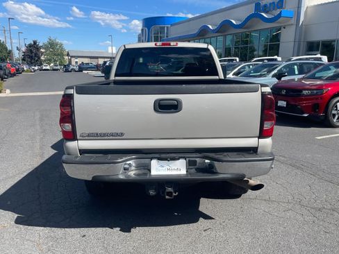 Used 2007 Chevrolet Silverado 2500 LT w/ Skid Plate Package AWD/4WD image 4