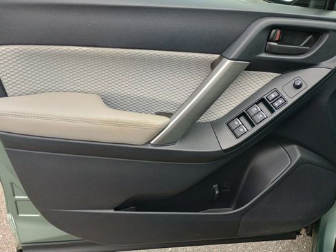 Used 2017 Subaru Forester 2.5i Premium w/ All-Weather Package image 11