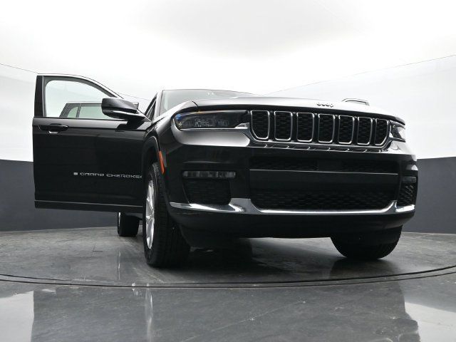 Used 2023 Jeep Grand Cherokee L Limited AWD/4WD image 54