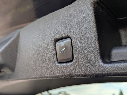 Used 2022 Ford Escape SEL w/ Technology Package image 30