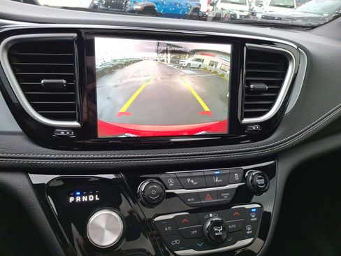 New 2026 Chrysler Pacifica Limited w/ S Appearance Package image 17