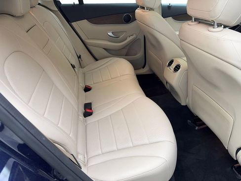 Used 2022 Mercedes-Benz GLC 300 4MATIC w/ Premium Package Lite image 37