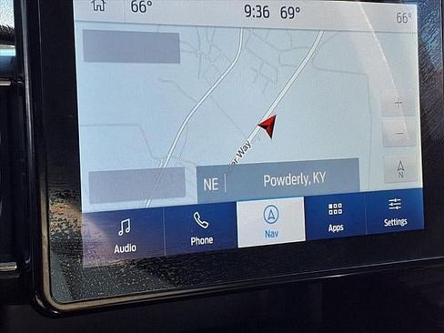 Used 2023 Ford Explorer Limited image 12