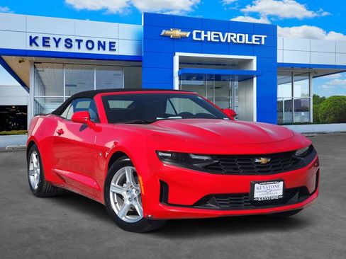 Used 2023 Chevrolet Camaro LT image 1