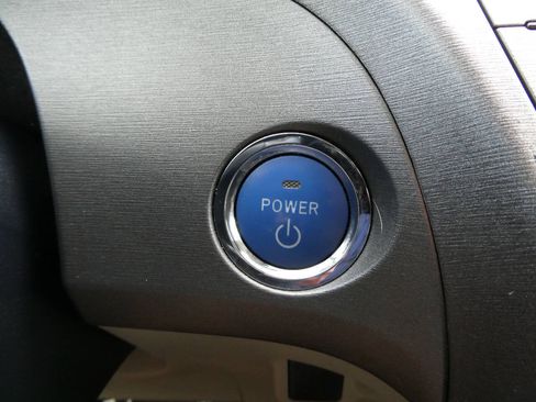 Used 2015 Toyota Prius Four FWD image 22