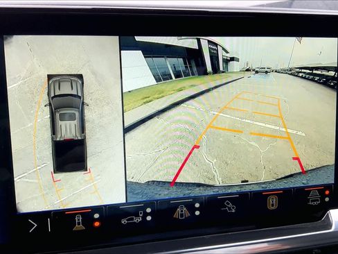 Certified 2025 Chevrolet Silverado 1500 High Country w/ Technology Package image 24