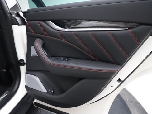 Used 2019 Maserati Levante Trofeo AWD/4WD image 25