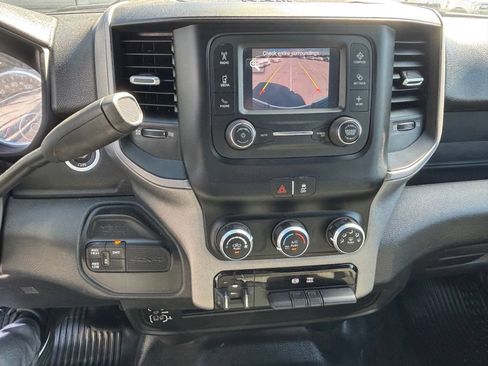 Used 2024 RAM 3500 Tradesman w/ Chrome Appearance Group AWD/4WD image 18