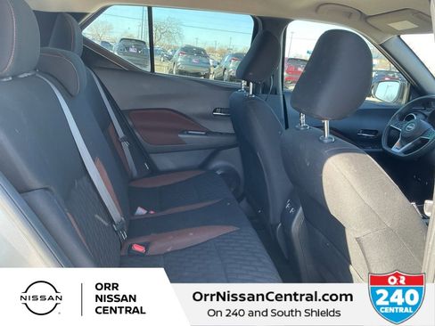 Used 2023 Nissan Kicks SR image 12