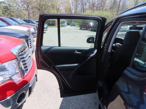 Used 2016 Volkswagen Tiguan SE FWD image 11