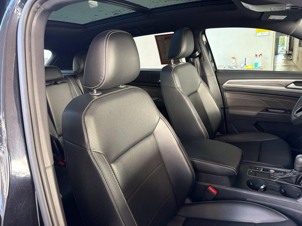 Used 2021 Volkswagen Atlas Cross Sport SE w/ Panoramic Sunroof Package FWD image 23